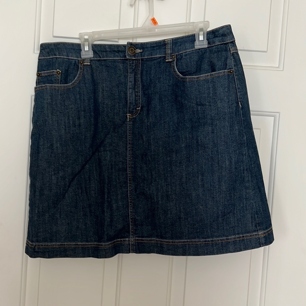 ☀️☀️☀️like new condition Croft and barrow Skort 14